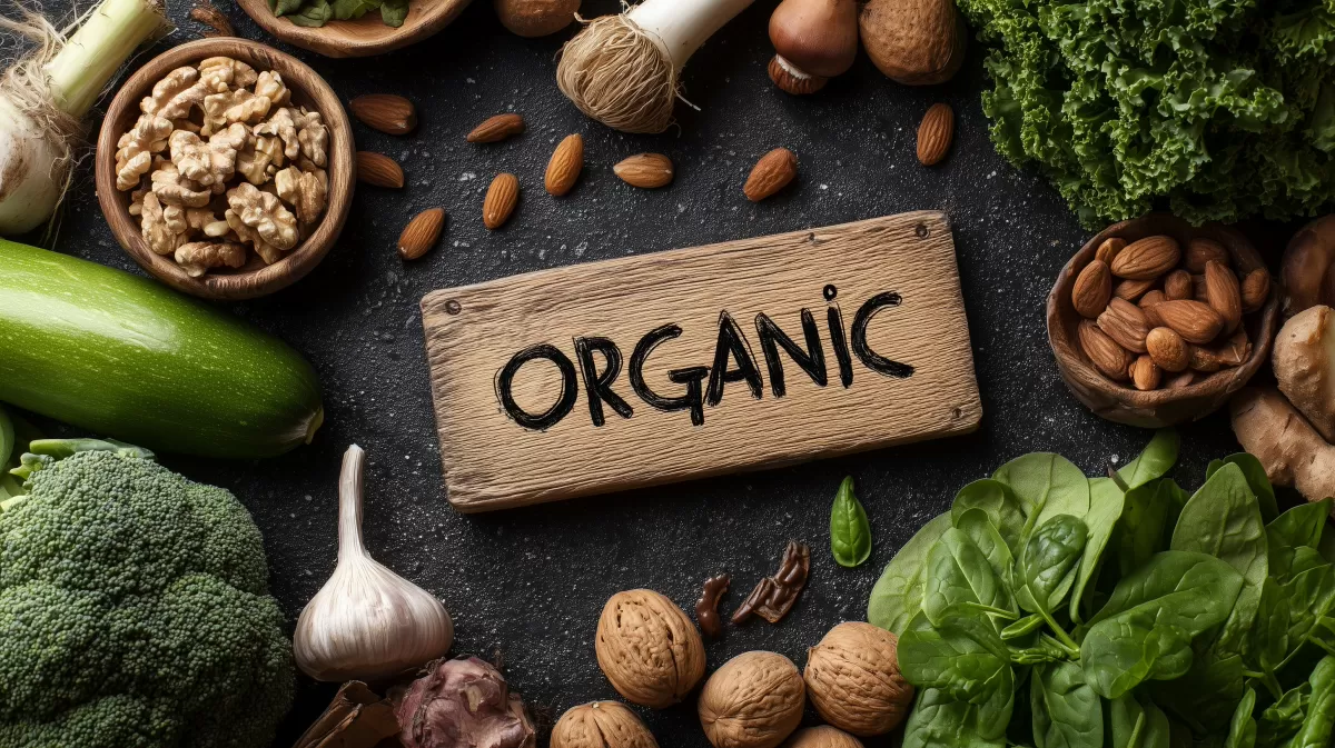 Gesunde Bio-Lebensmittel in natürlicher Präsentation