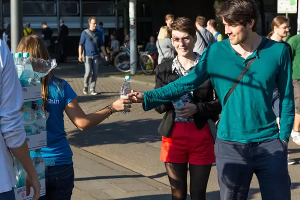 Getränkeausgabe vor der Gamescom
