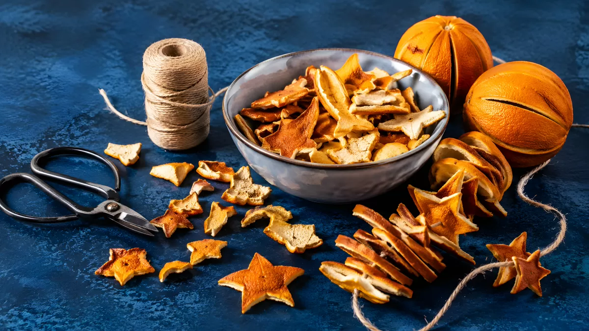 Getrocknete Orangenschalen als Weihnachtsdeko basteln