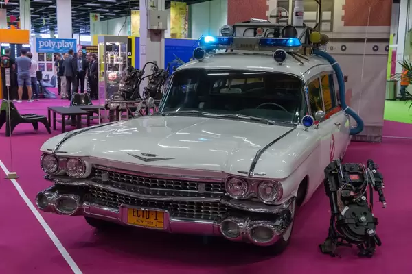 Ghostbusters Auto Ecto-1 und Proton Pack