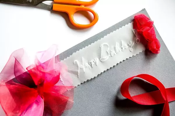 Gift wrapping for a female birthday