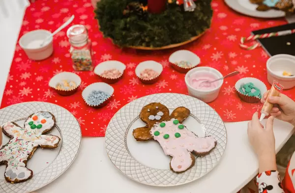 GingerBread Baking And Decorating Christmas