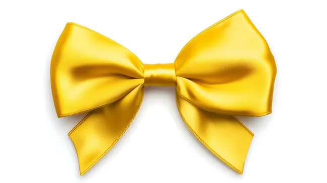 Glänzende gelbe Satinschleife vor weißem Hintergrund