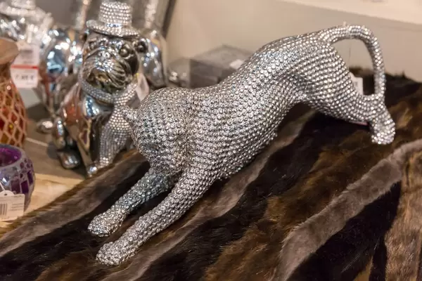 Glänzende Figur eines Pumas - IAW Köln 2018