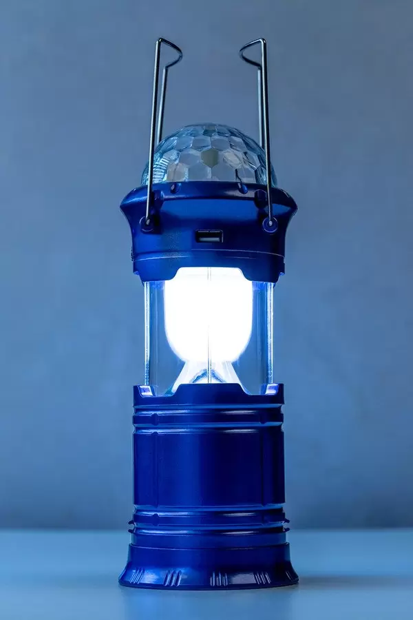 Glowing lantern on a dark background (Flip 2020)