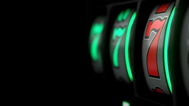 Glücksspiel-Automatenspiel mit Siebensymbolen