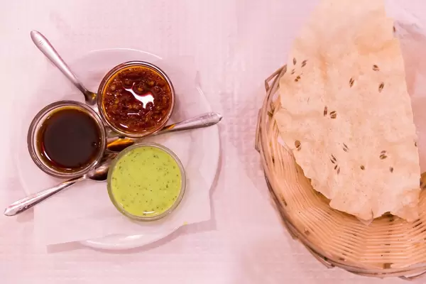 Glutenfreie Wraps mit Dipsaucen