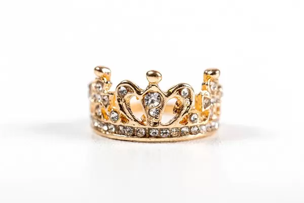 Gold ring in the shape of a crown