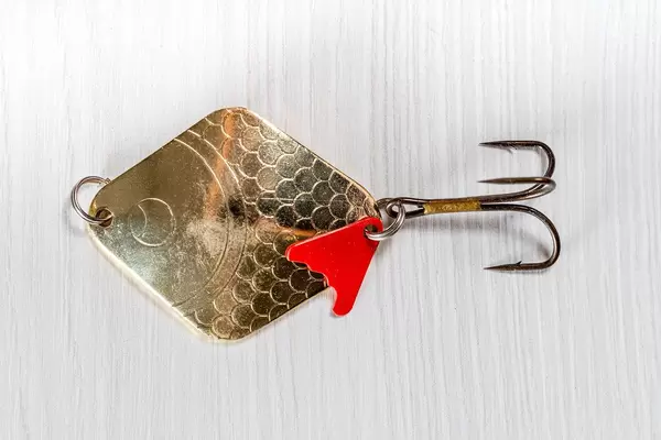 Gold-tone metal tip for spinning for catching predatory fish