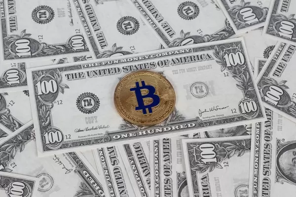 Golden Bitcoin is on US dollar notes