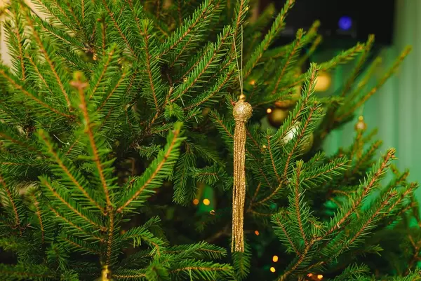 Golden Decor In Christmas Tree (Flip 2019)