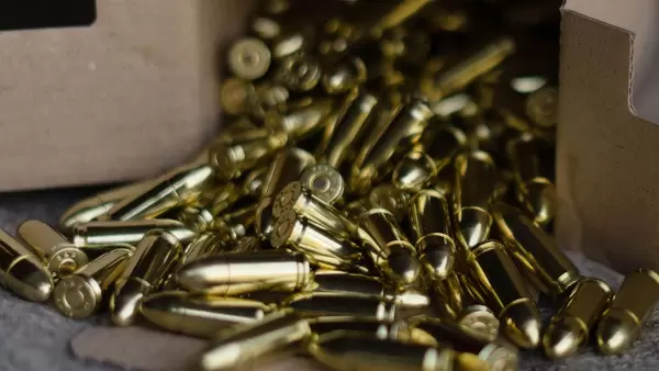 Goldene 9 mm Patronen