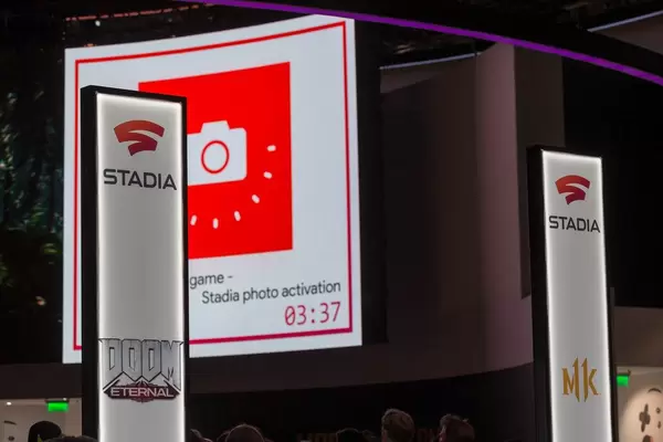 Google Stadia Area auf der Gamescom Spielemesse, mit Doom Eternal und Mortal Kombat