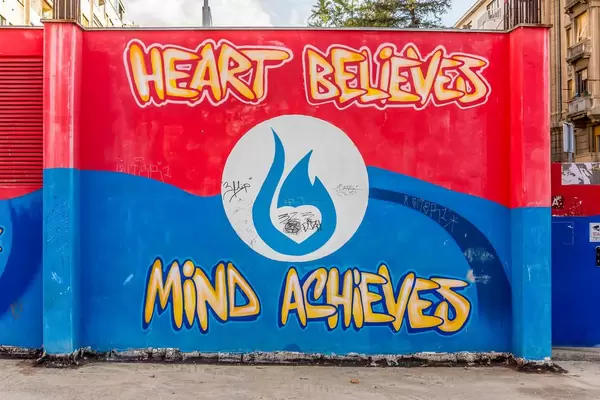 Graffiti sign - Heart Believes, Mind Achieves