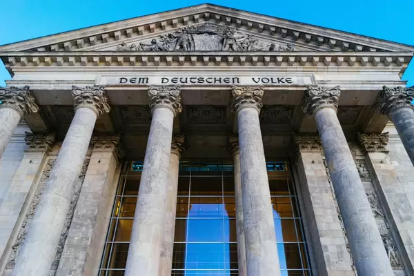 Grand Reichstag entrance / Großer Reichstagseingang