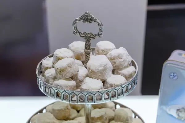 Greek pastry: Kourabie Bites with almonds without added preservatives, by Chrisanthidis Delights