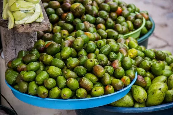 Green Mombins and Mangos