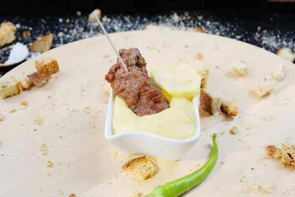 Grilled minced meat roll in mustard (Flip 2019)