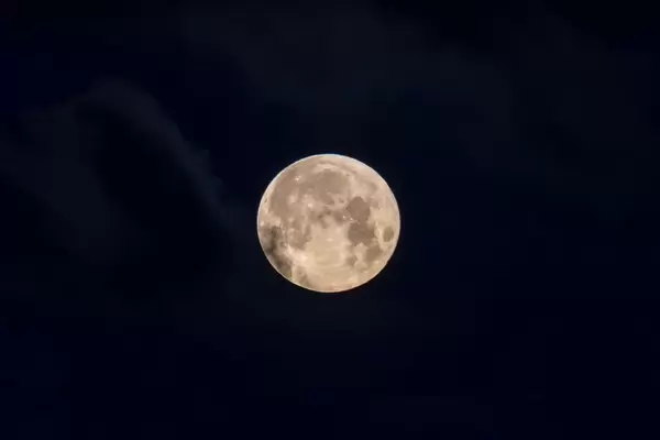 Großaufnahme vom Vollmond
