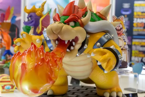 Große Bowser Figur aus Super Mario