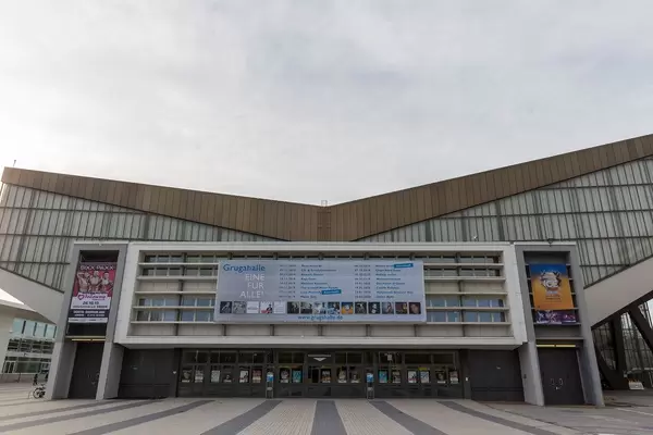 Grugahalle aus der Front Ansicht in Essen