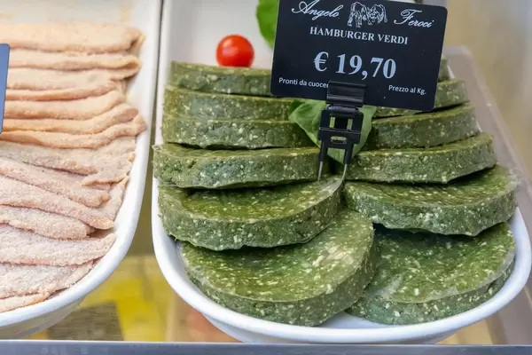 Grüne Hamburger Patties in Rom
