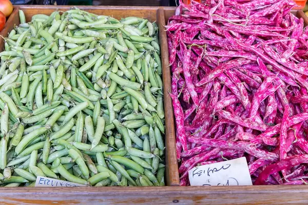 Grüne und rote Bohnen