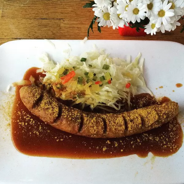 Guten Appetit! ;-) #foodporn #food #currywurst #treppchen #köln #koellelive #thisiscologne #yummy #instafood #german #kraut