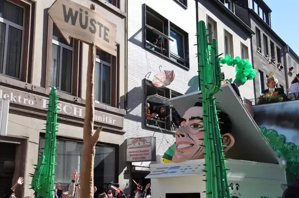 Guttenberg am Rosenmontagszug 2011, Köln