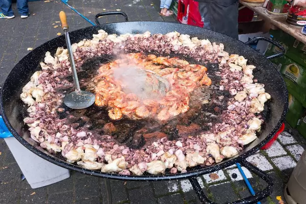 Hähnchenkeule und Meeresfrüchte - Straßenfest, Köln