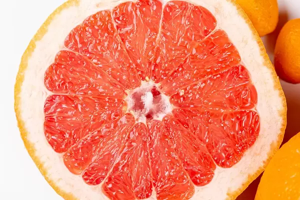 Half of a ripe grapefruit, close-up (Flip 2020)