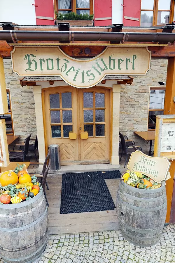 Halloween entrance of a family business  in Reit in Winkl