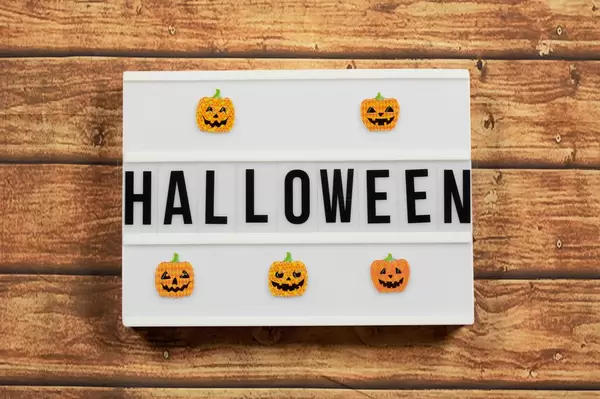 Halloween text in lightbox
