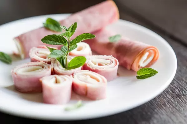 Ham and cheese rolls