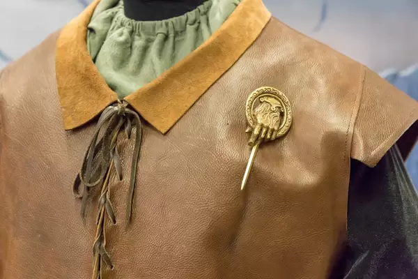 Hand of the King clothes and metal pin for cosplay and LARP