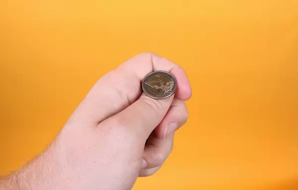 Hand prepare for flip a coin