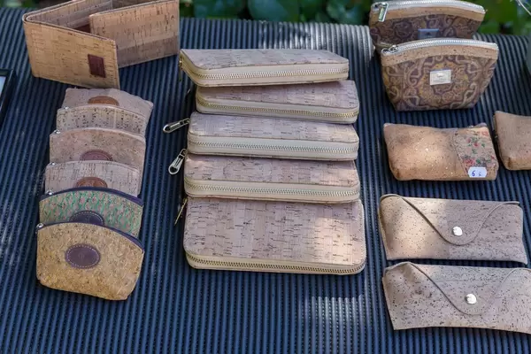 Handgemachte Souvenirs aus echtem Kork