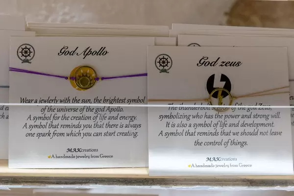 Handgemachter Halsschmuck inspiriert von griechischen Göttern wie Apollo und Zeus von MAKcreations