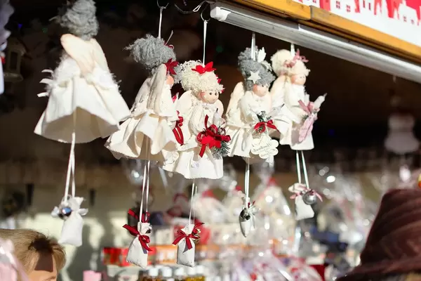 Handmade dolls at market (Flip 2019)
