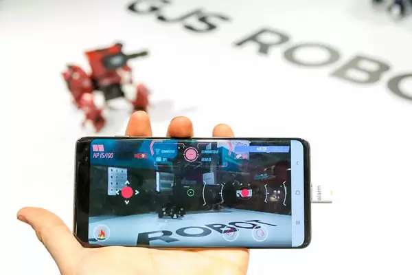 Handysteuerung der Spieleroboter GJS Robots von Komsa