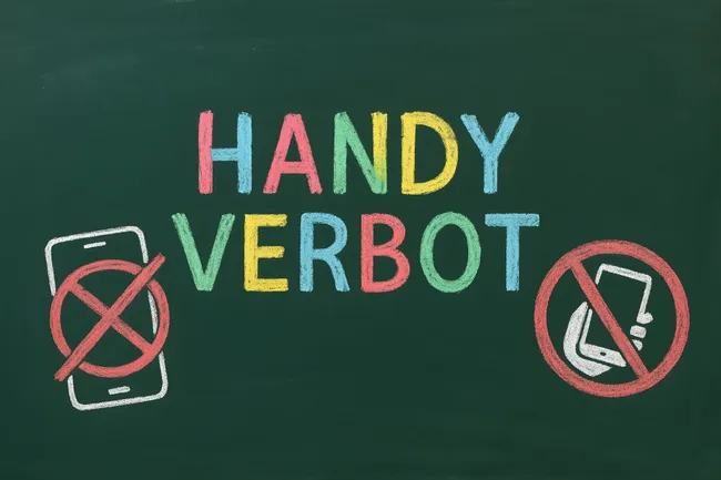 Handyverbot Symbolbild auf Kreidetafel