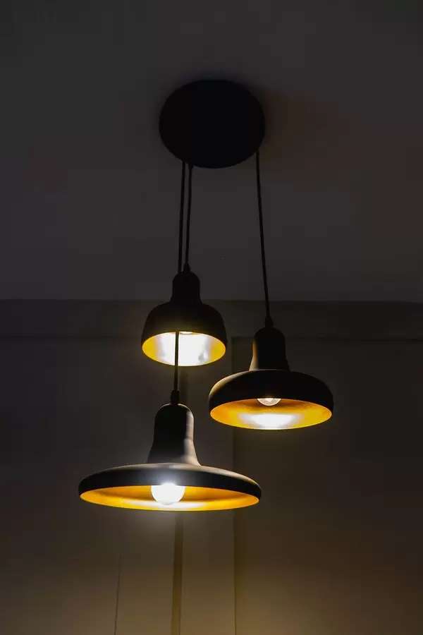 Hanging ceiling lamps on a local cake house (Flip 2019)