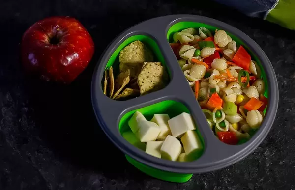 Haushaltsartikel zur Aufbewahrung von Lebensmittel und Transport von Mittagessen