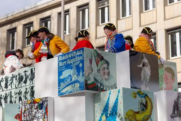 Heidewitzka, Herr Kapitän! Wagen beim Rosenmontagszug - Kölner Karneval 2018