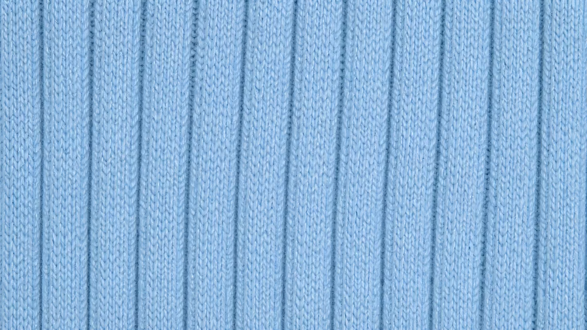 Hellblaues Rippenstrick-Textil in Nahaufnahme