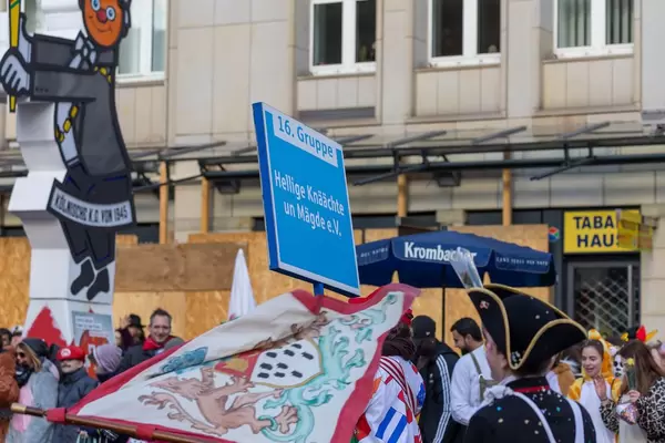 Hellige Knäächte un Mägde beim Rosenmontagszug - Kölner Karneval 2018