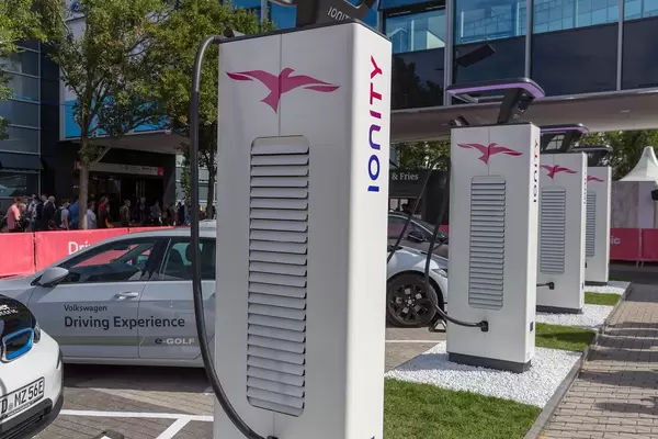 High Power Charging Ladedesäule von IONITY für Elektrofahrzeuge