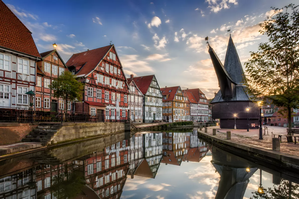 Historische Fachwerkhäuser am Kanal in Stade