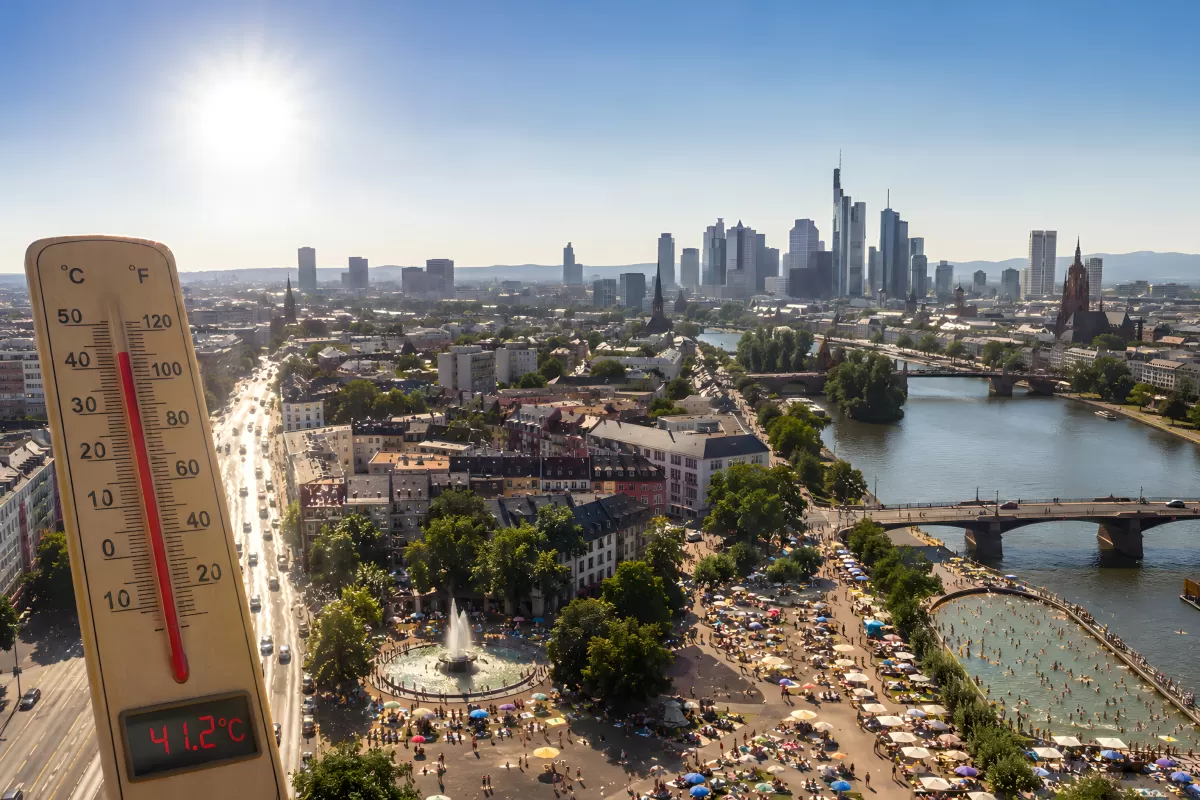 Hitzewelle in Frankfurt am Main – 41 Grad am Flussufer