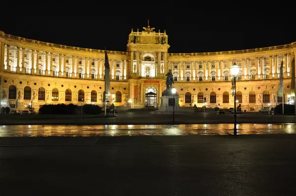 Hofburg Wien bei Nacht